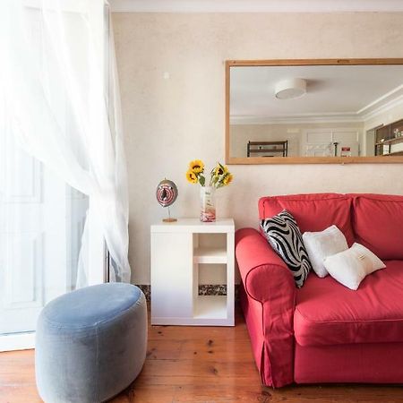 Cozy Apartment In Historic Center Lisbon Exterior photo